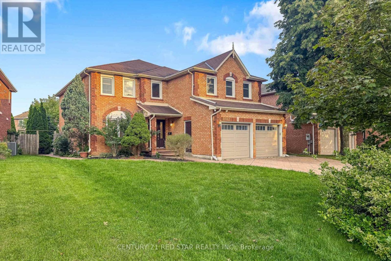1082 Haydonbridge Court, Mississauga, Ontario  L5V 1J4 - Photo 3 - W13721948