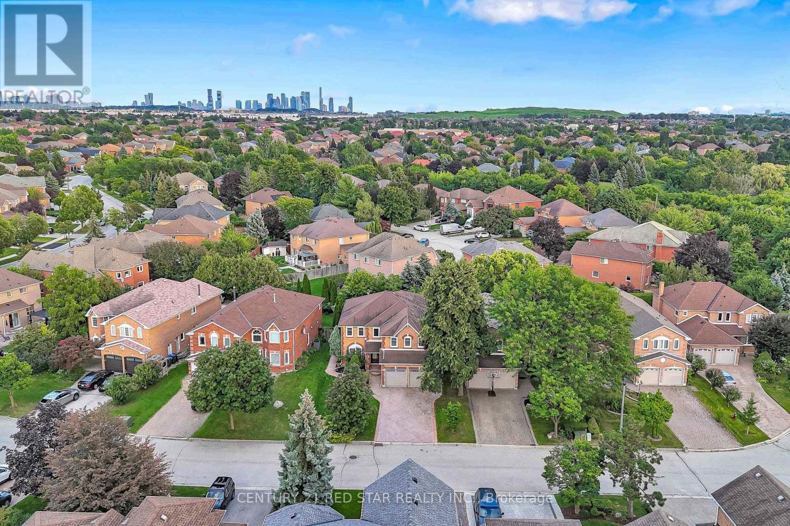 1082 Haydonbridge Court, Mississauga, Ontario  L5V 1J4 - Photo 5 - W13721948