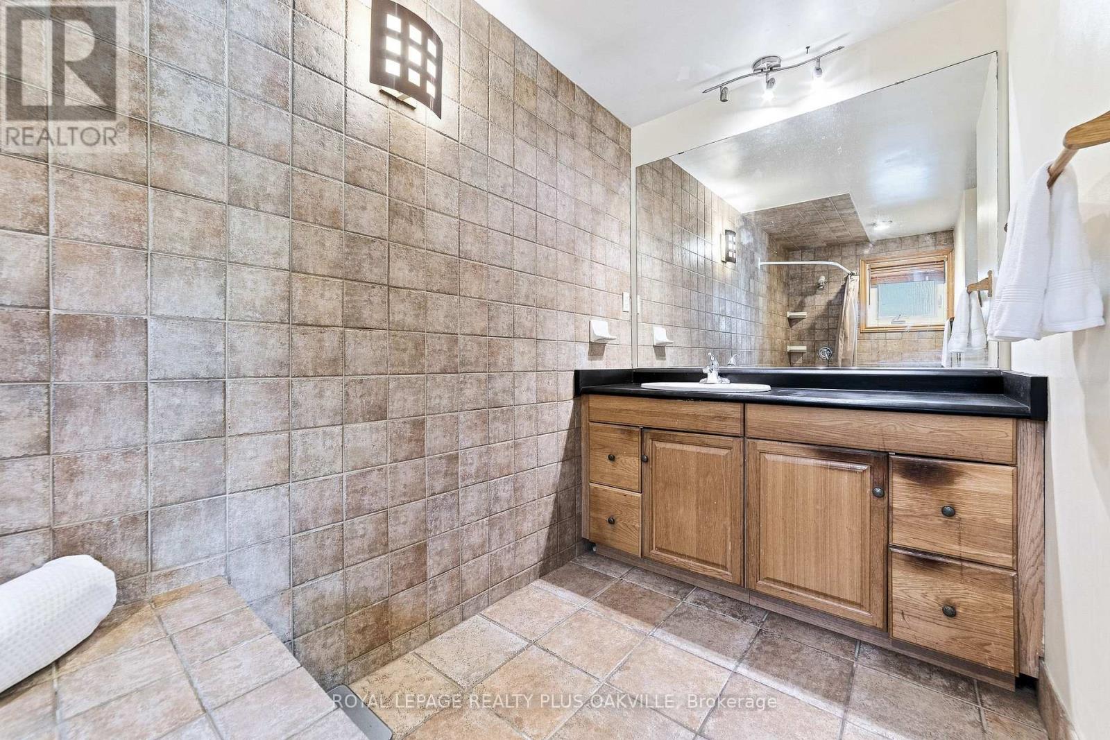 244 Willowridge Court, Oakville, Ontario  L6L 5J2 - Photo 22 - W13721950