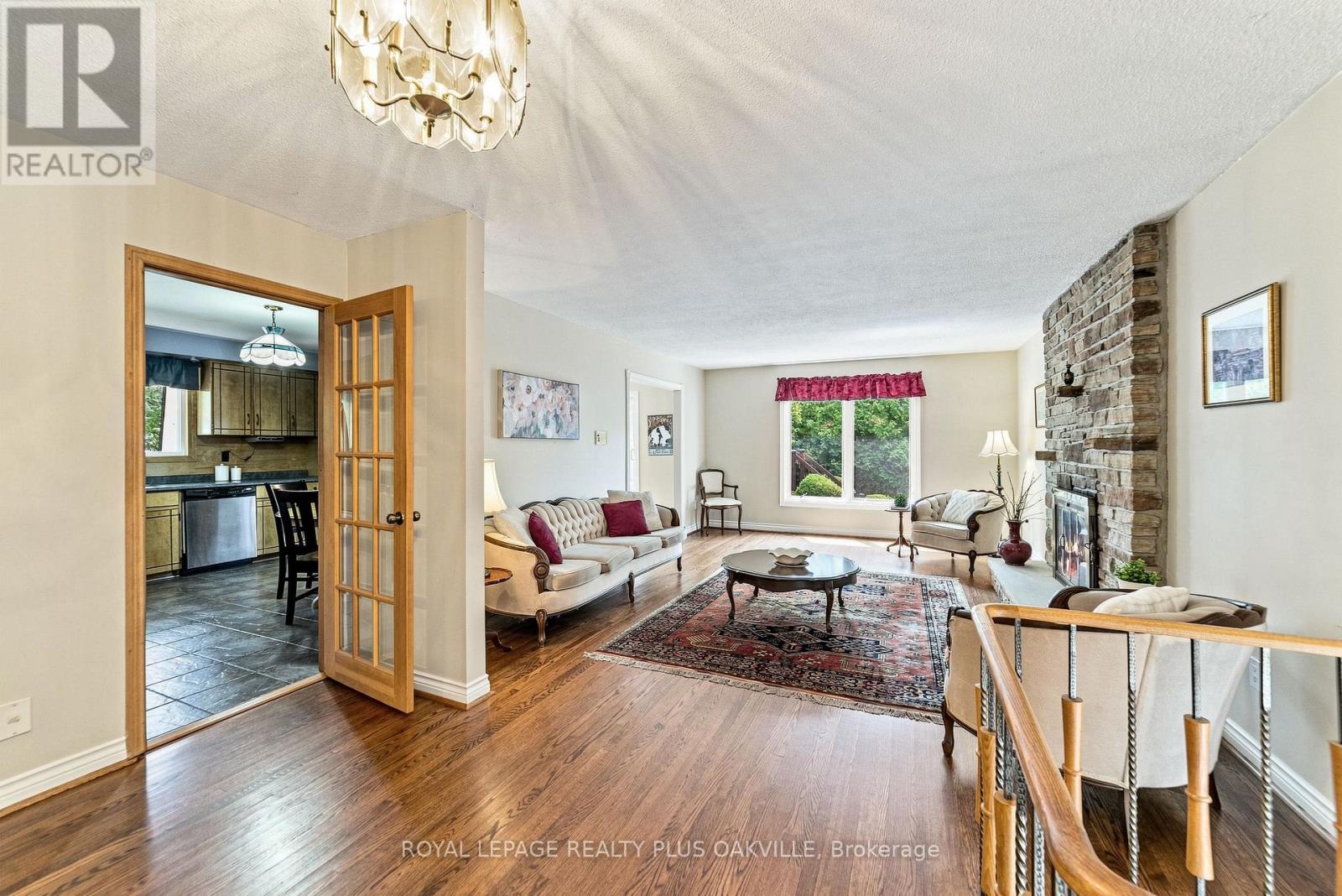 244 Willowridge Court, Oakville, Ontario  L6L 5J2 - Photo 7 - W13721950