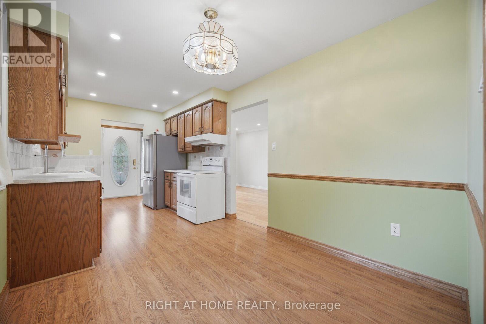 2035 Carleton Court, Burlington, Ontario  L7P 3S6 - Photo 15 - W13721966
