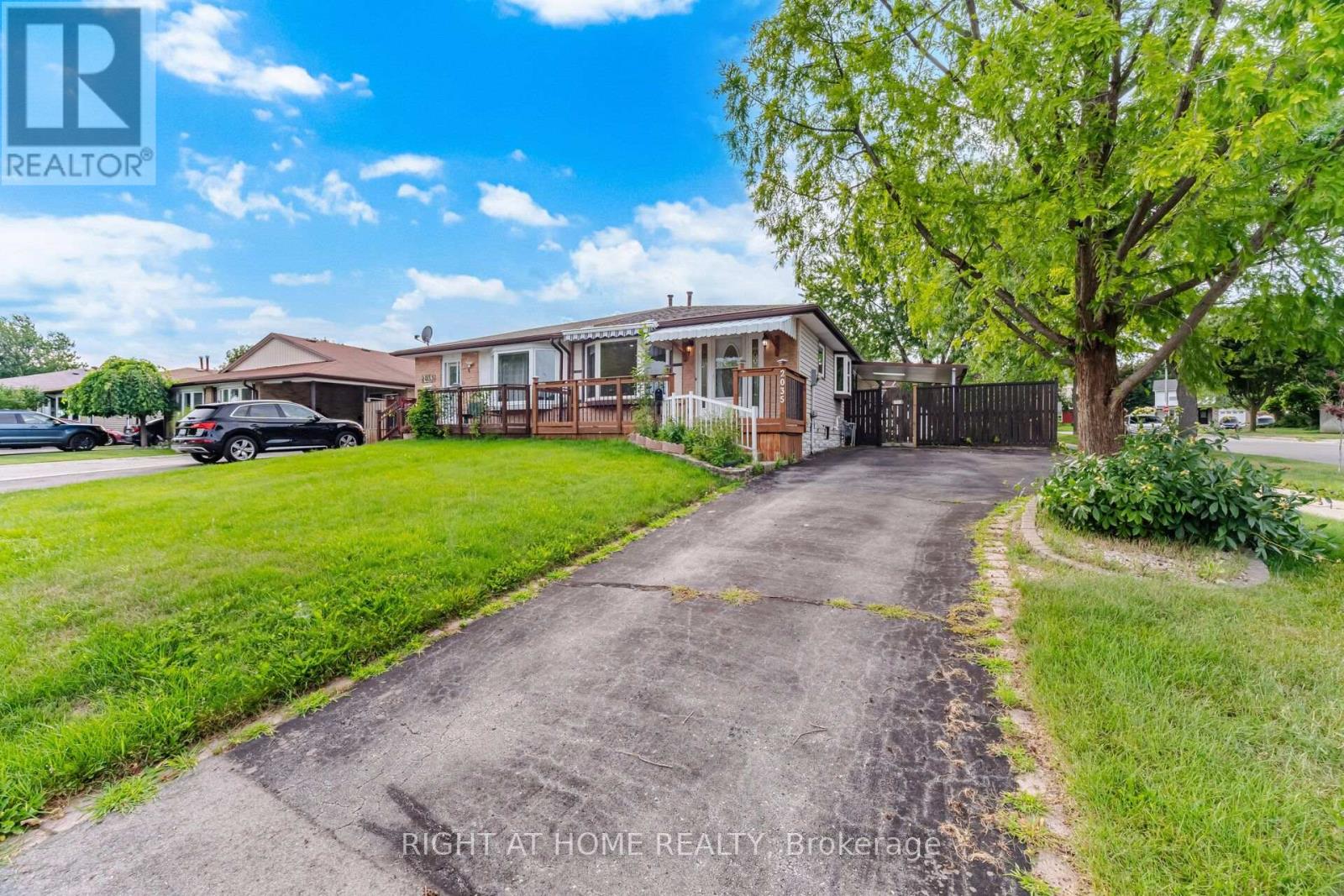 2035 Carleton Court, Burlington, Ontario  L7P 3S6 - Photo 2 - W13721966