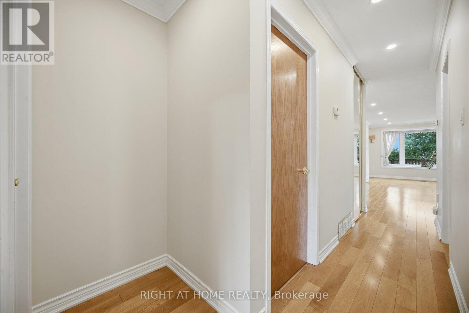 2035 Carleton Court, Burlington, Ontario  L7P 3S6 - Photo 22 - W13721966