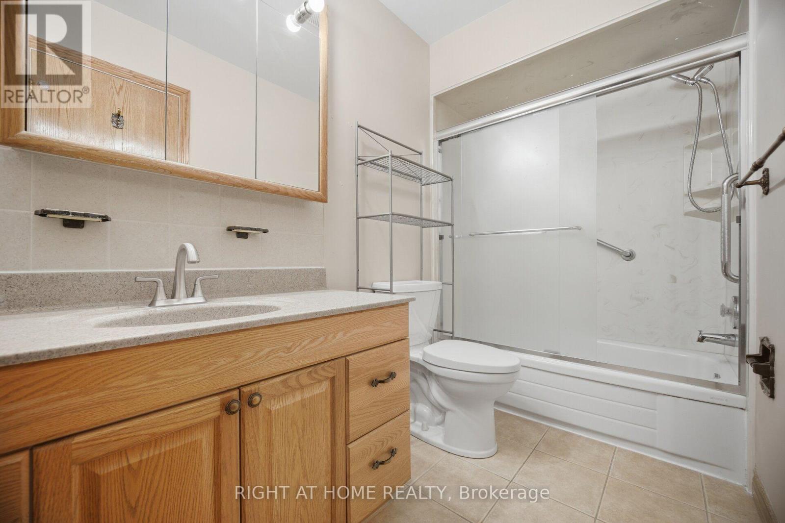 2035 Carleton Court, Burlington, Ontario  L7P 3S6 - Photo 24 - W13721966