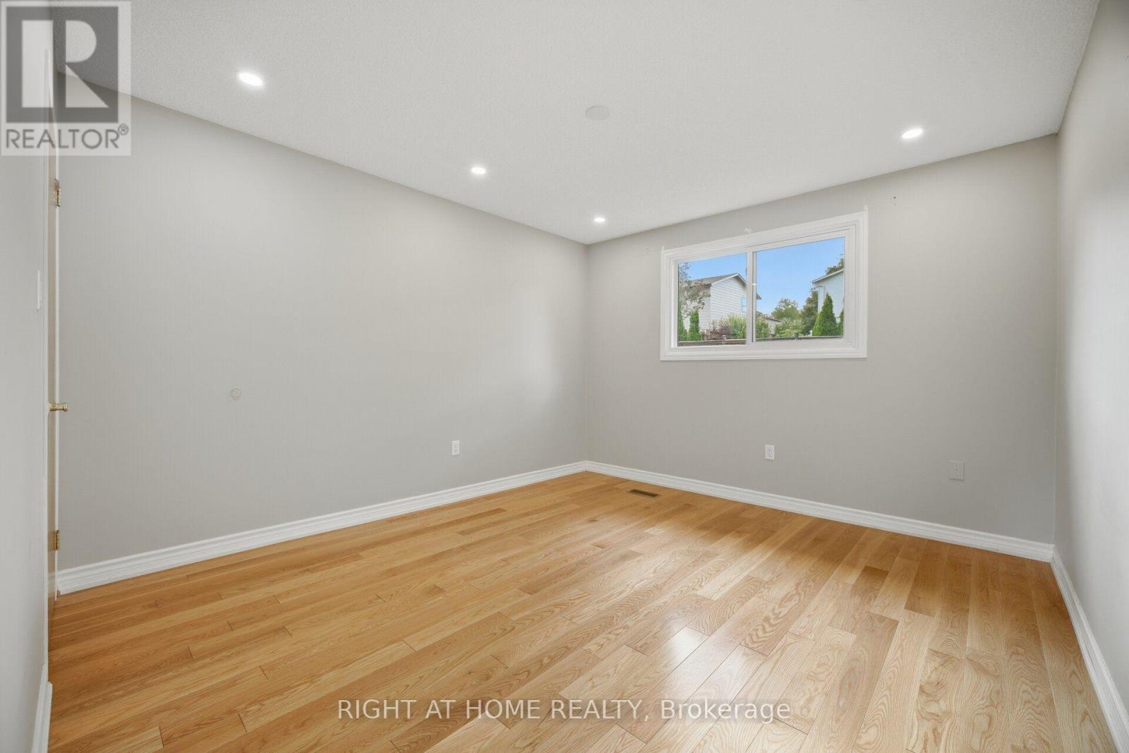 2035 Carleton Court, Burlington, Ontario  L7P 3S6 - Photo 26 - W13721966