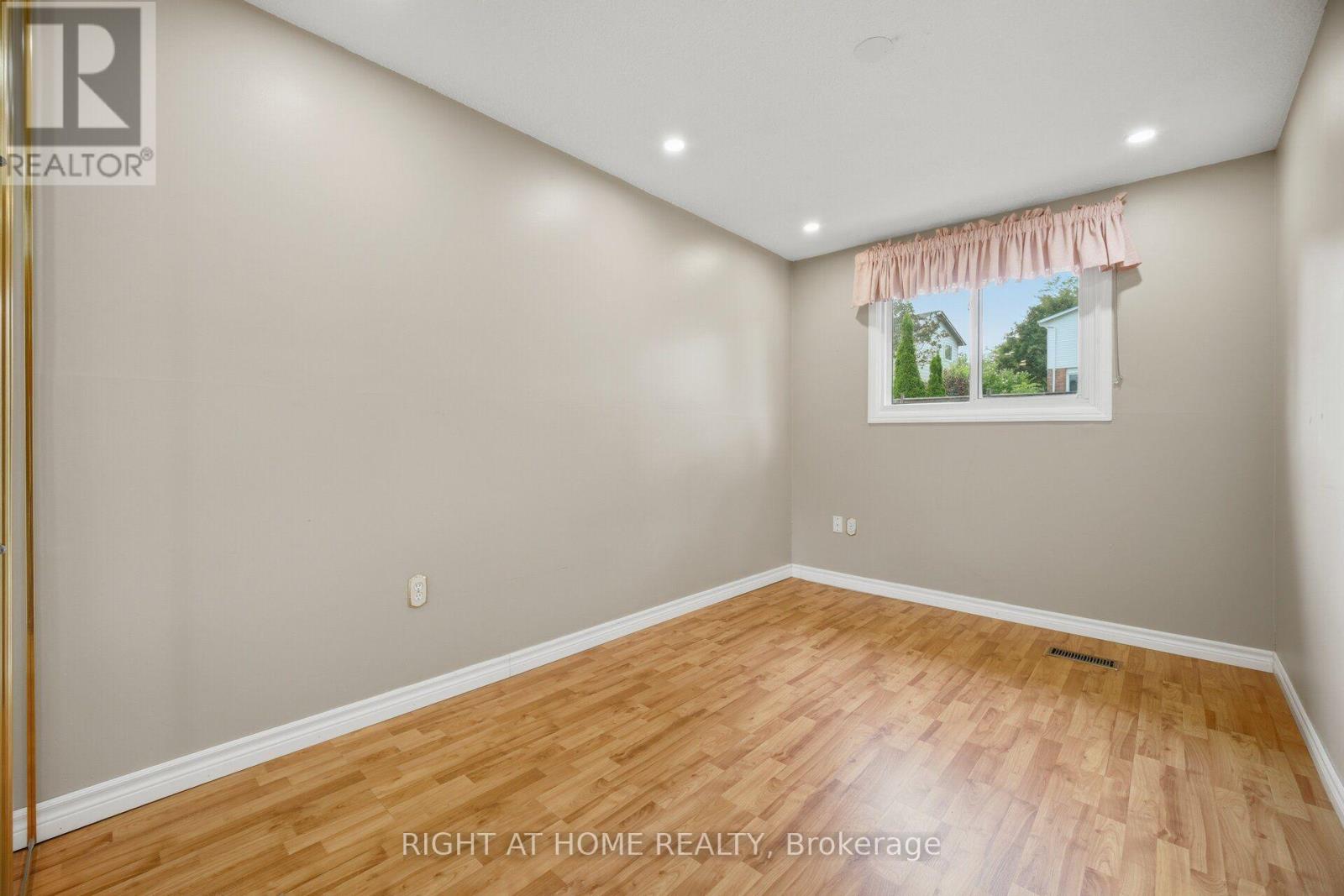 2035 Carleton Court, Burlington, Ontario  L7P 3S6 - Photo 28 - W13721966