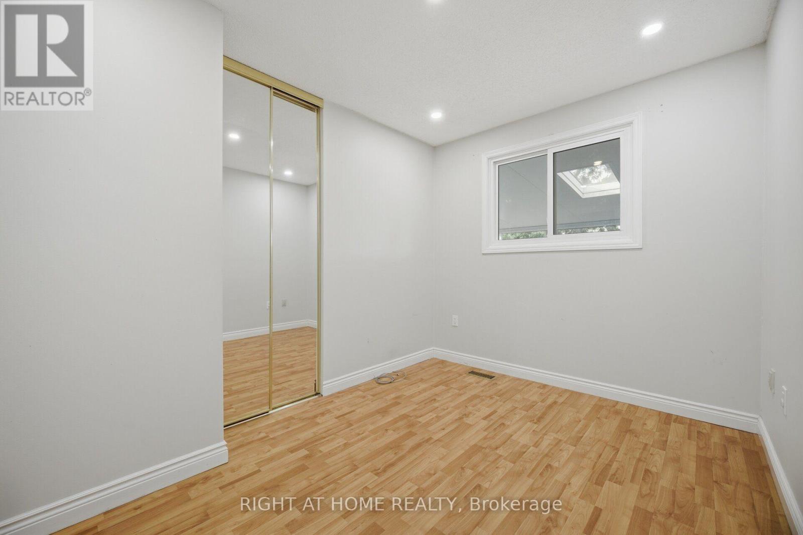 2035 Carleton Court, Burlington, Ontario  L7P 3S6 - Photo 30 - W13721966
