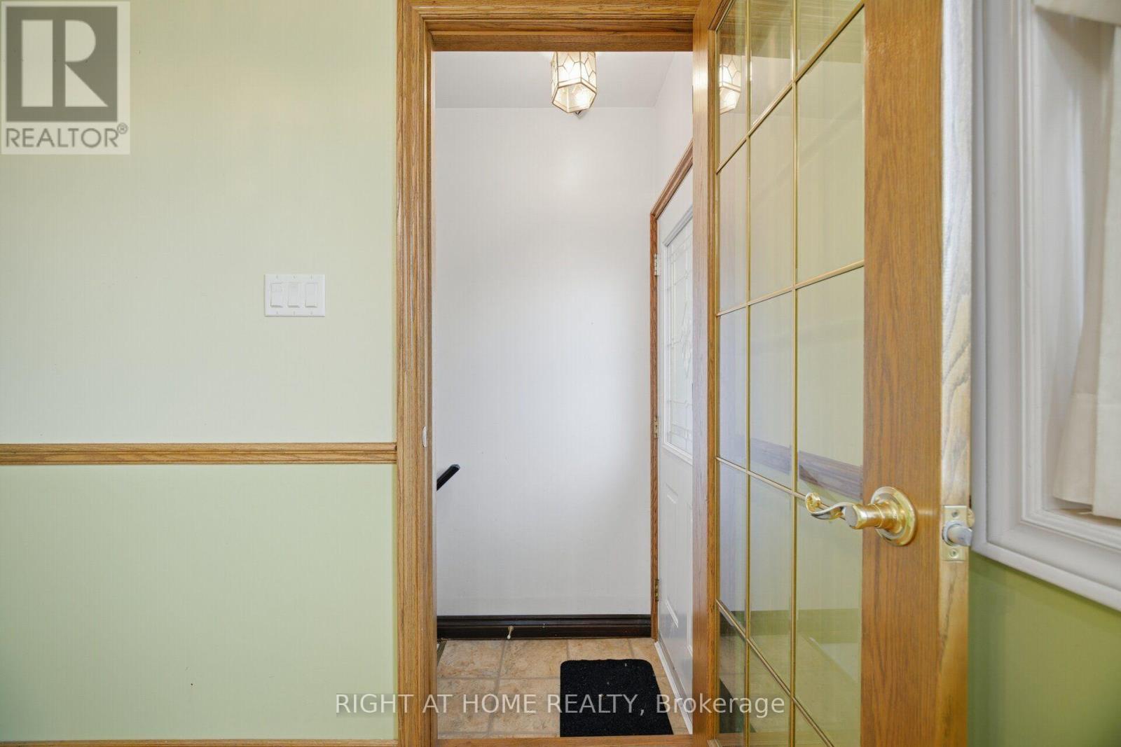 2035 Carleton Court, Burlington, Ontario  L7P 3S6 - Photo 32 - W13721966