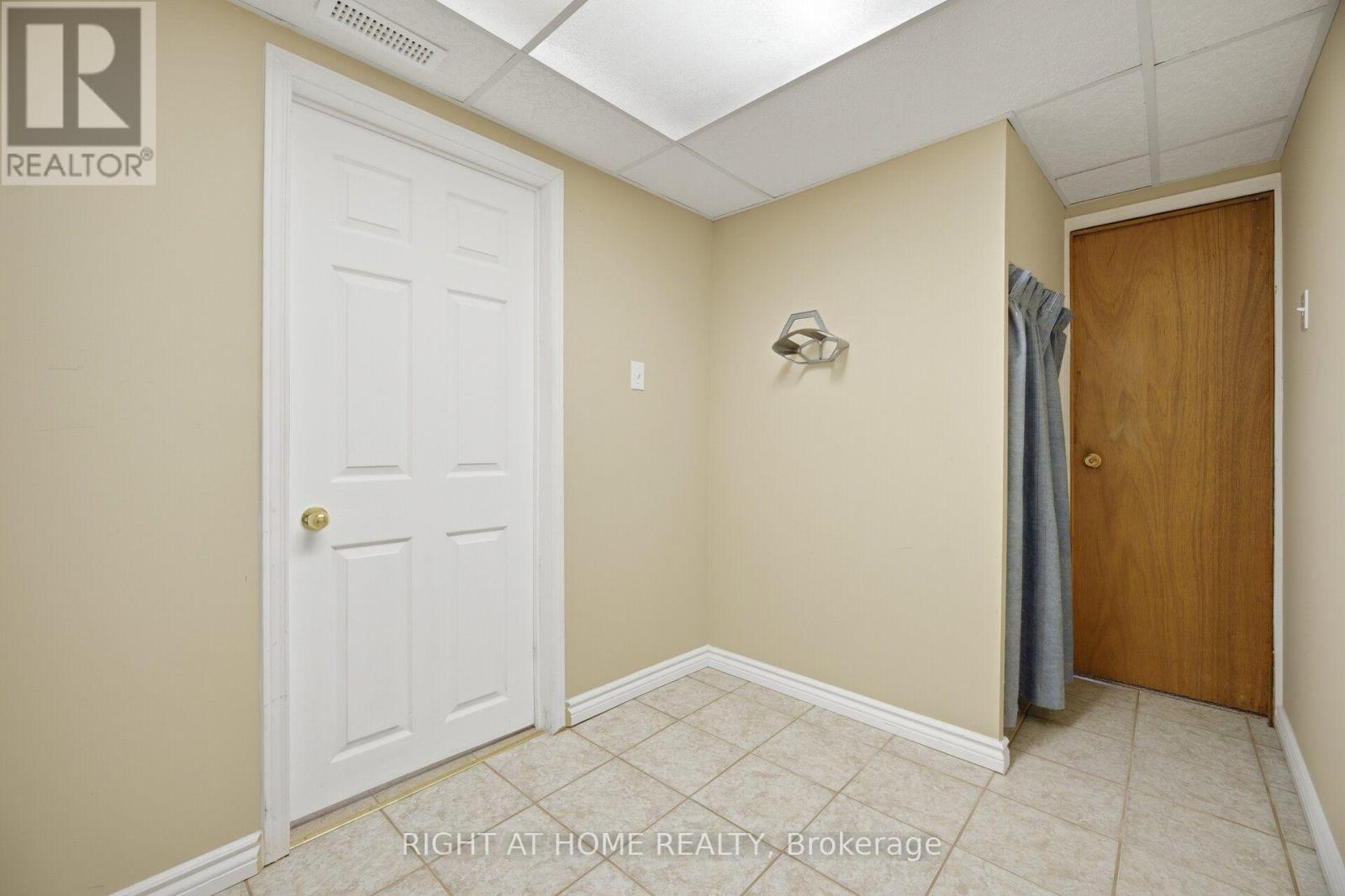 2035 Carleton Court, Burlington, Ontario  L7P 3S6 - Photo 42 - W13721966
