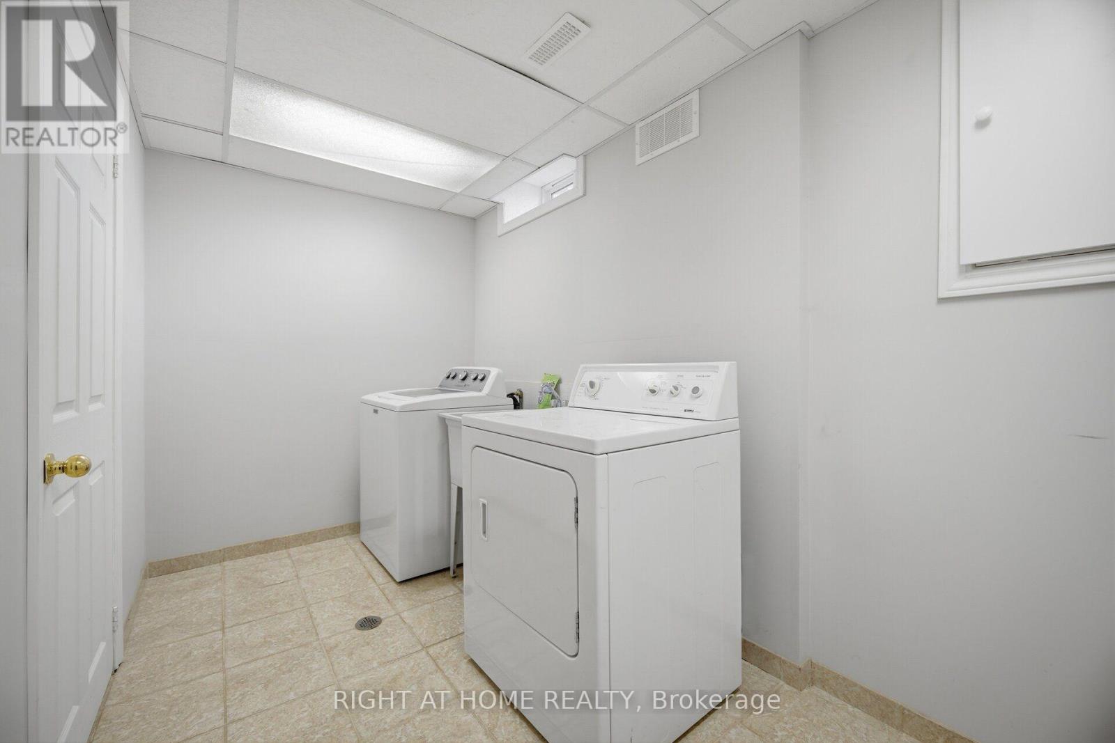 2035 Carleton Court, Burlington, Ontario  L7P 3S6 - Photo 43 - W13721966