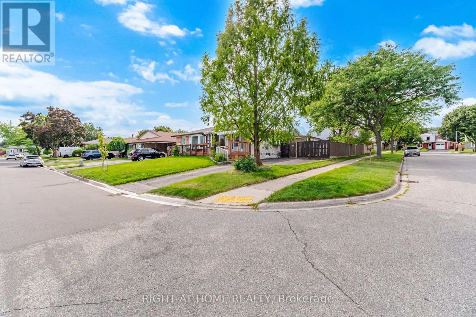 2035 Carleton Court, Burlington, Ontario  L7P 3S6 - Photo 5 - W13721966