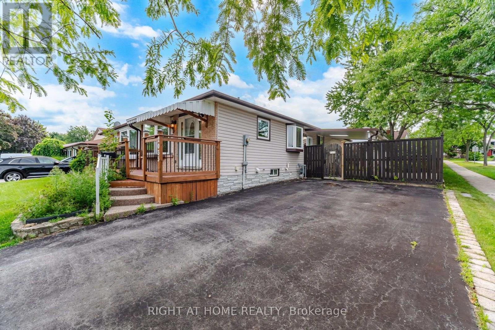 2035 Carleton Court, Burlington, Ontario  L7P 3S6 - Photo 6 - W13721966