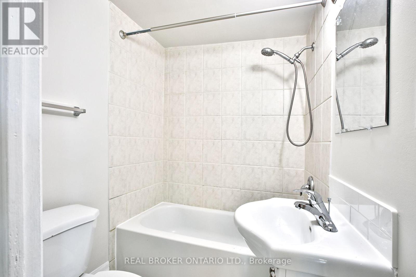 252 Sixth Street, Toronto, Ontario  M8V 3A7 - Photo 12 - W13721982