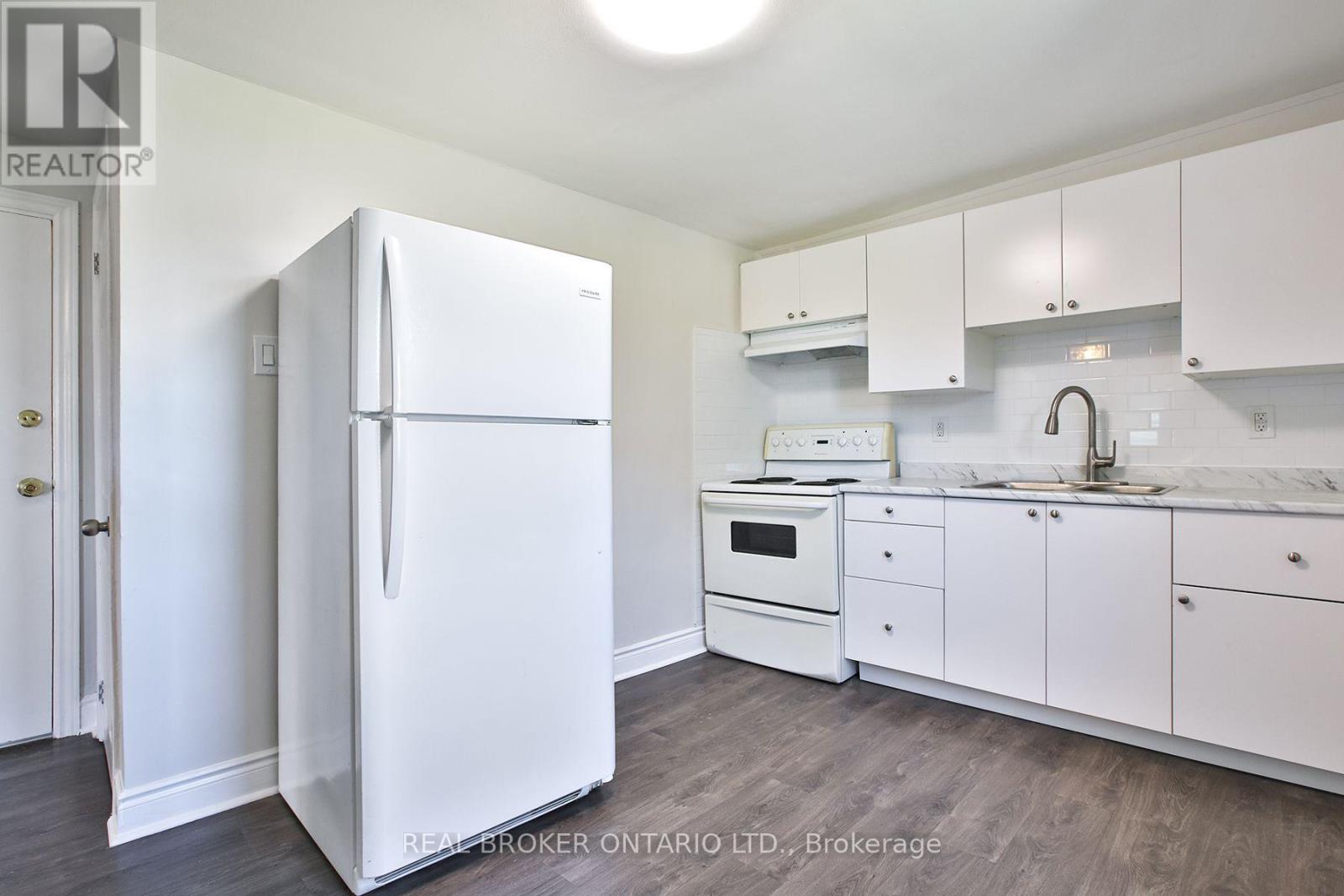252 Sixth Street, Toronto, Ontario  M8V 3A7 - Photo 4 - W13721982