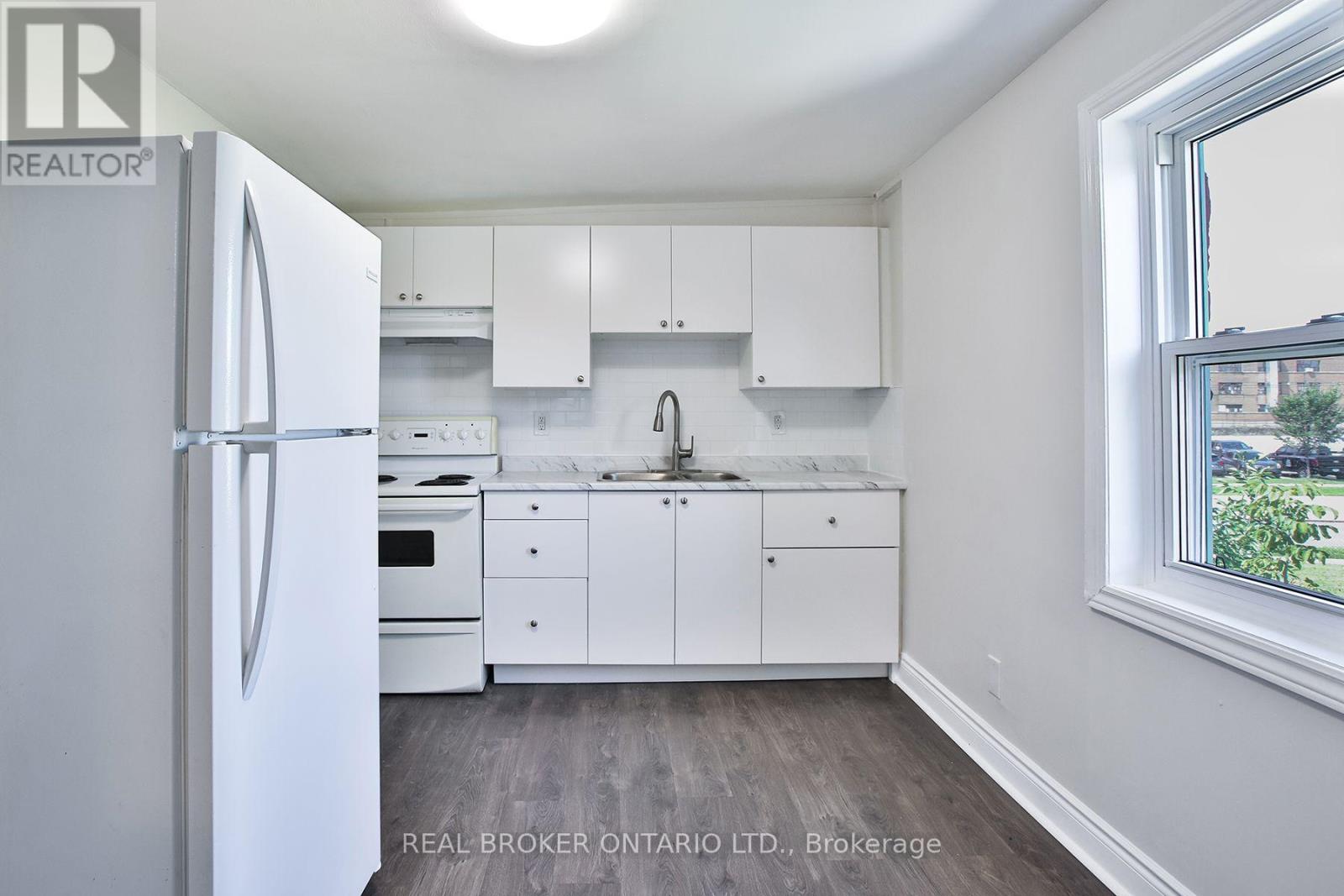 252 Sixth Street, Toronto, Ontario  M8V 3A7 - Photo 5 - W13721982