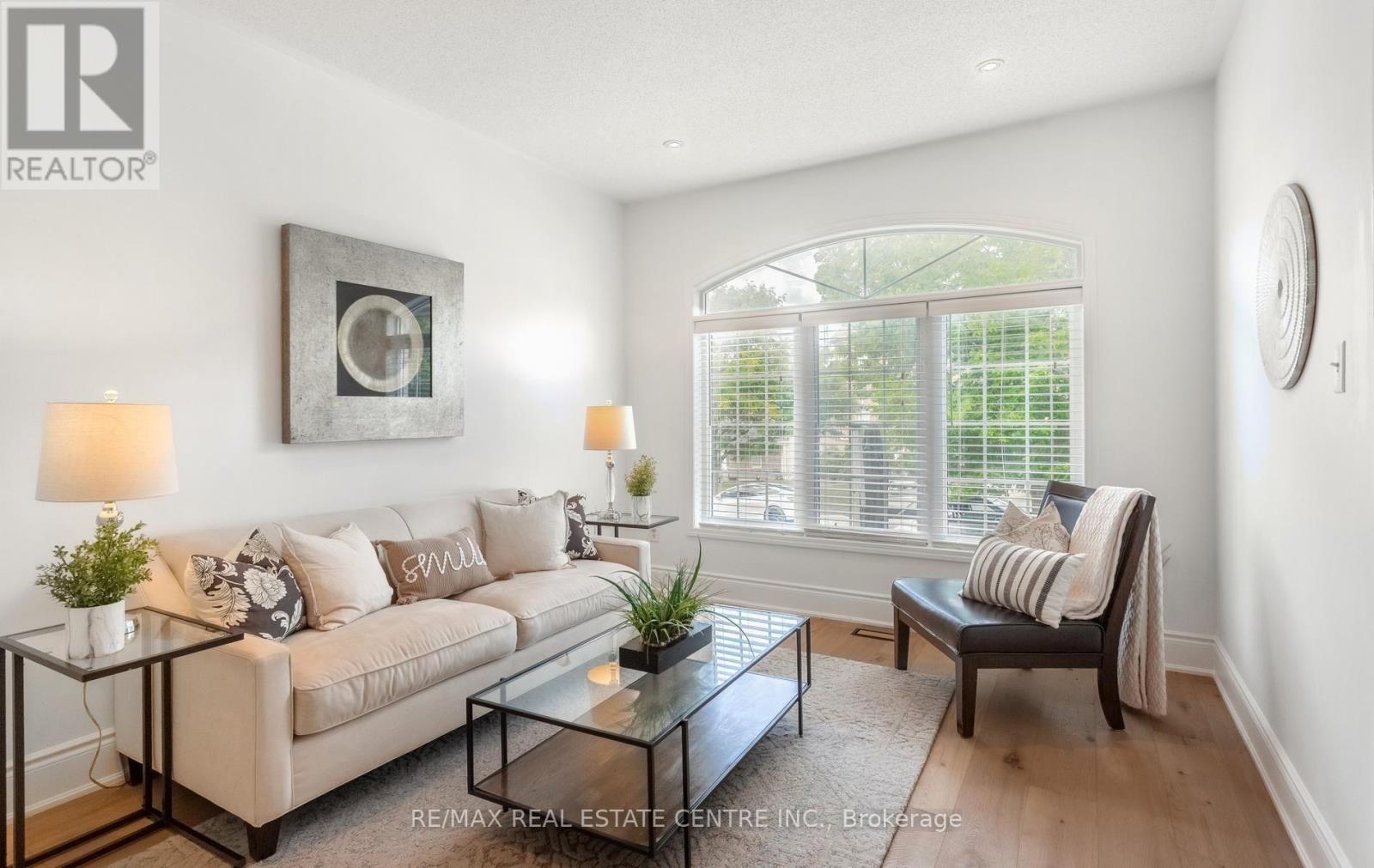 54 Apple Blossom Crescent, Halton Hills, Ontario  L7G 6L5 - Photo 7 - W13721986