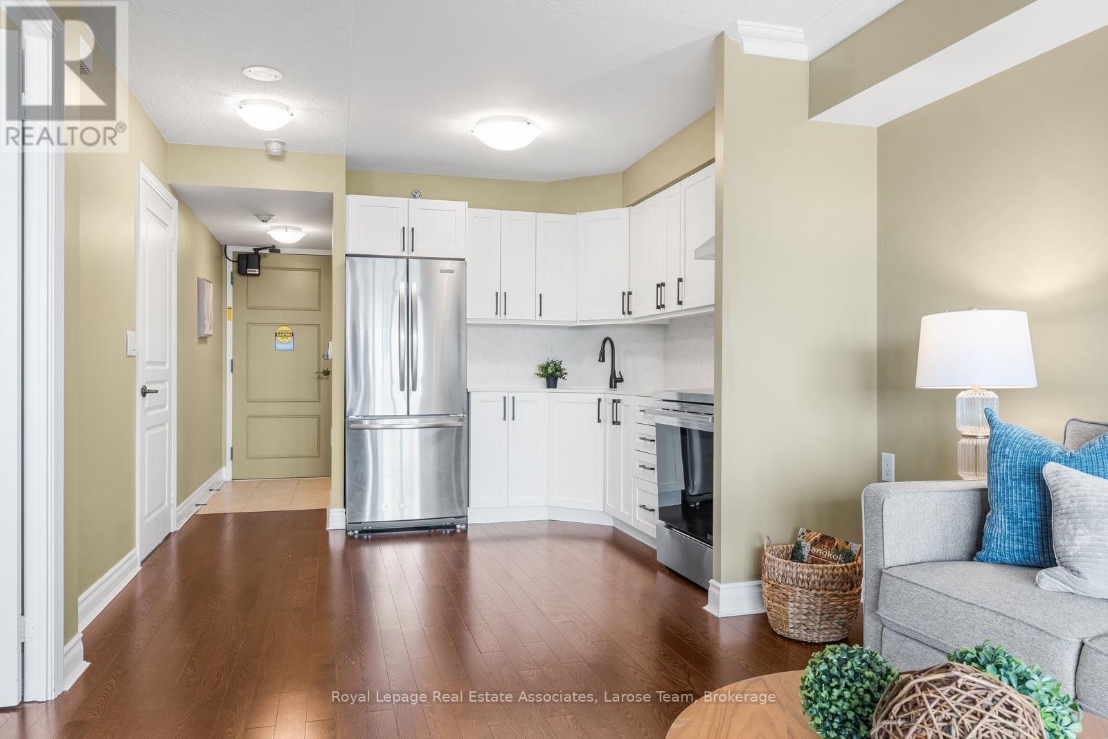 1607 - 3 Marine Parade Drive, Toronto, Ontario  M8V 3Z5 - Photo 4 - W13722020