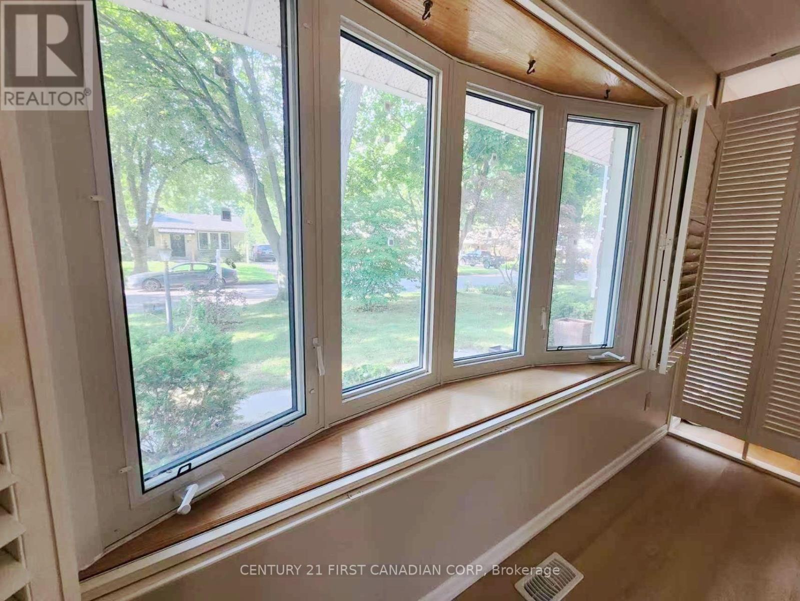 Upper Level - 711 Algoma Avenue, London North, Ontario  N5X 1W4 - Photo 6 - X13721866