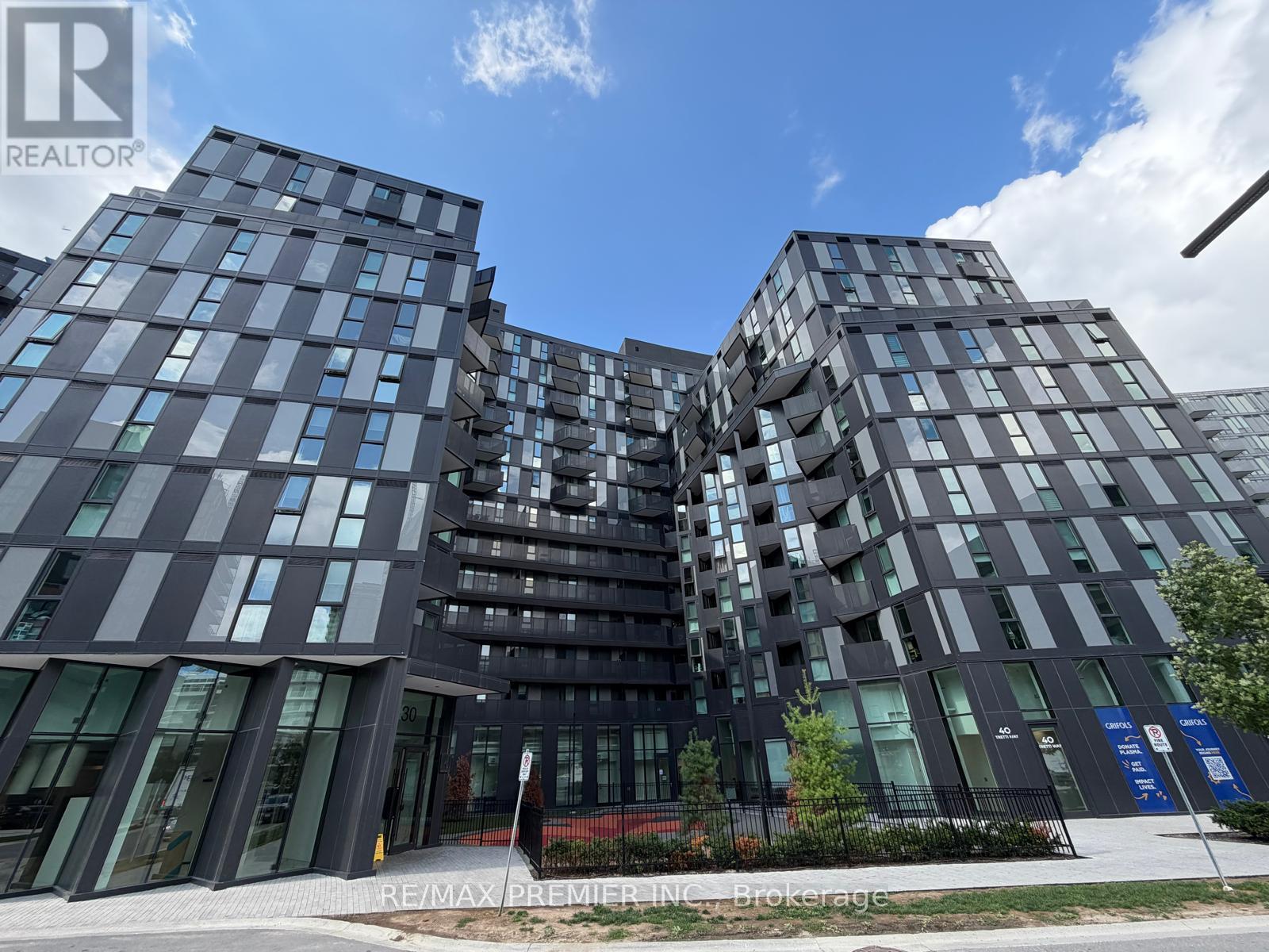 733 - 30 TRETTI WAY, Toronto, Ontario