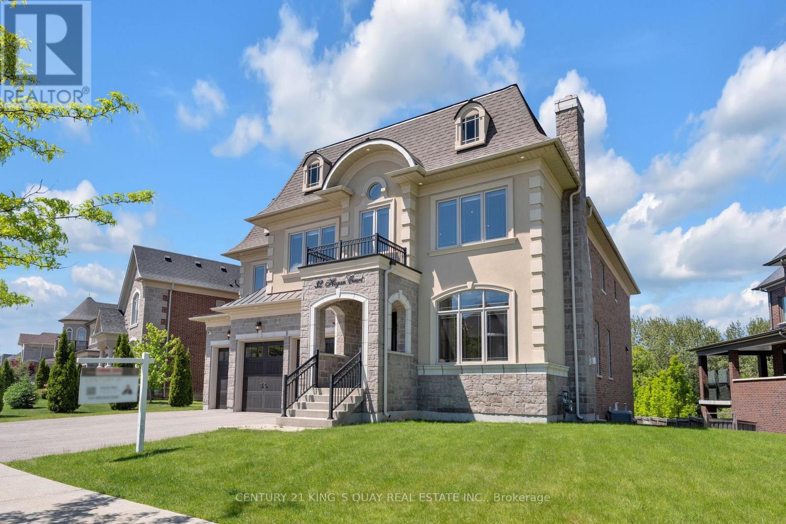 32 Hogan Court, King, Ontario  L7B 0M1 - Photo 2 - N13229926