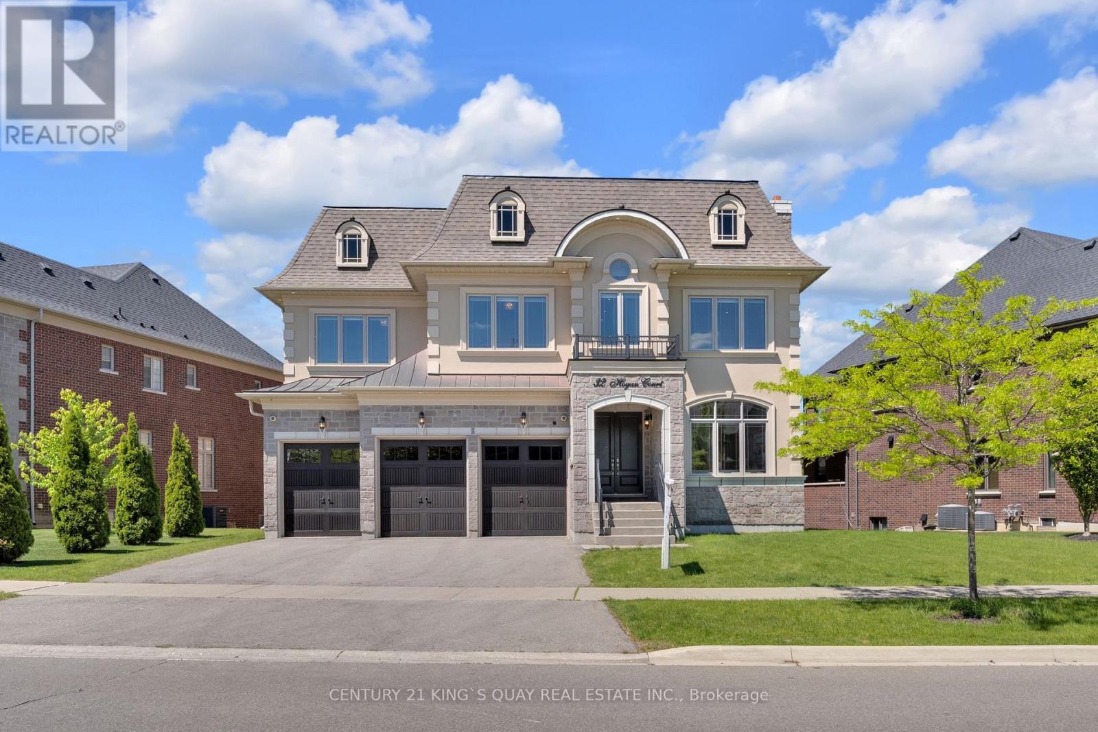 32 HOGAN COURT, King, Ontario