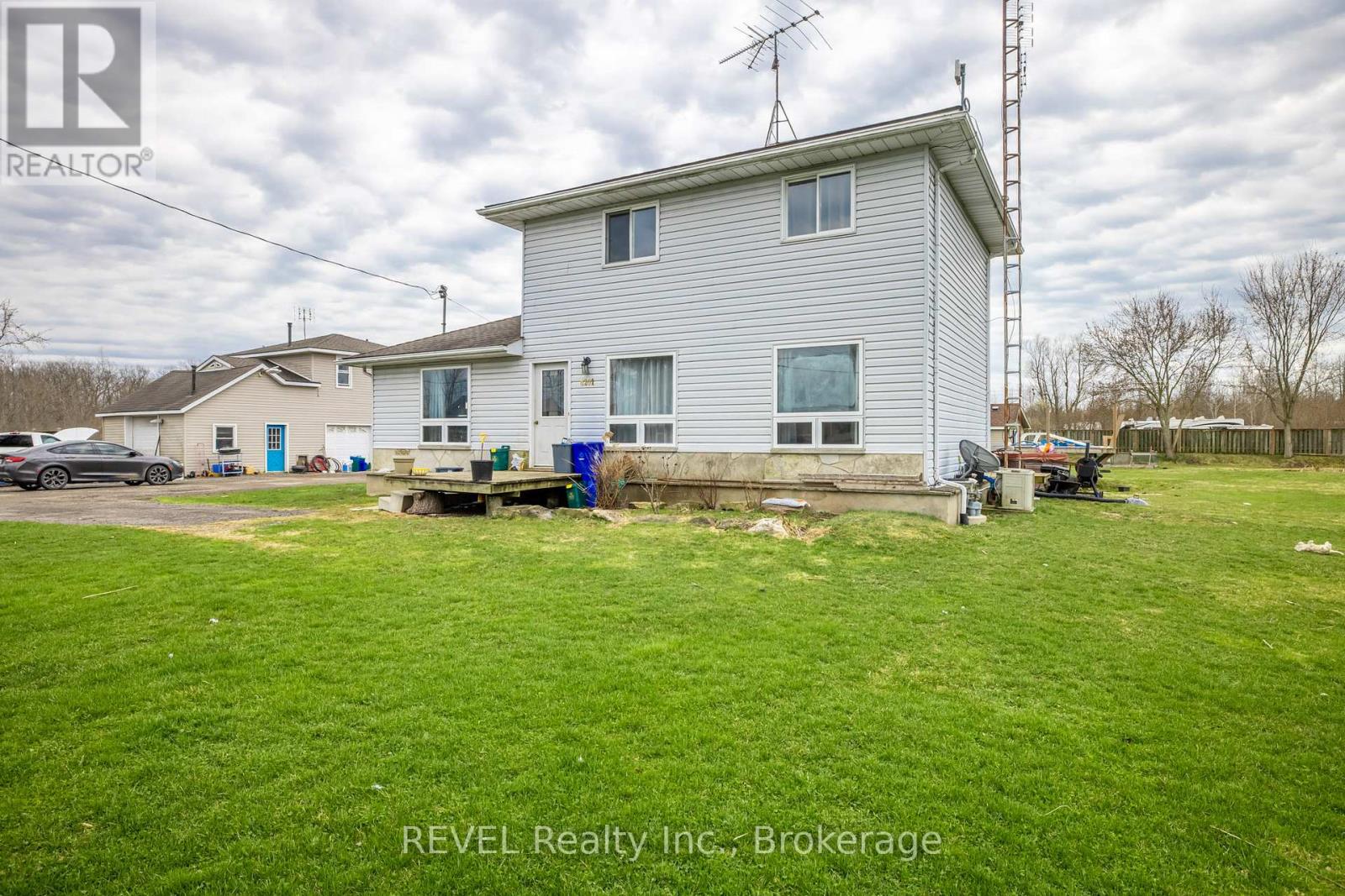 4201 Fox Road, Fort Erie, Ontario  L0S 1S0 - Photo 2 - X13092326