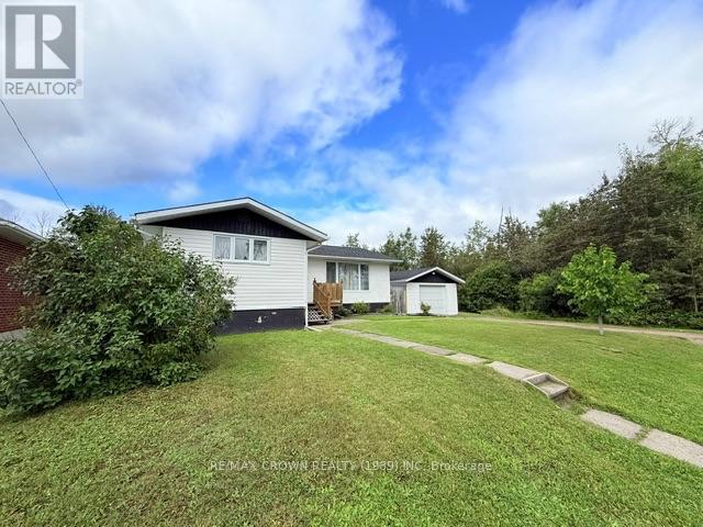 32 Winnipeg Street, Kapuskasing, Ontario  P5N 1Z3 - Photo 2 - T13722208
