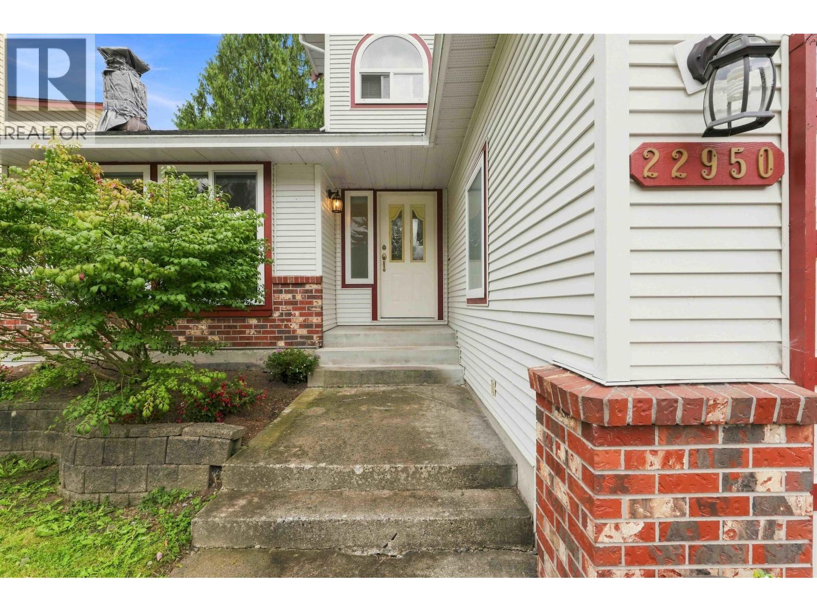 22950 126 Avenue, Maple Ridge, British Columbia  V2X 0S7 - Photo 2 - R3159169