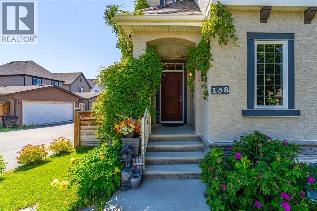 158 Mahogany Grove SE, Calgary, Alberta  T3M 1W9 - Photo 4 - A2328112