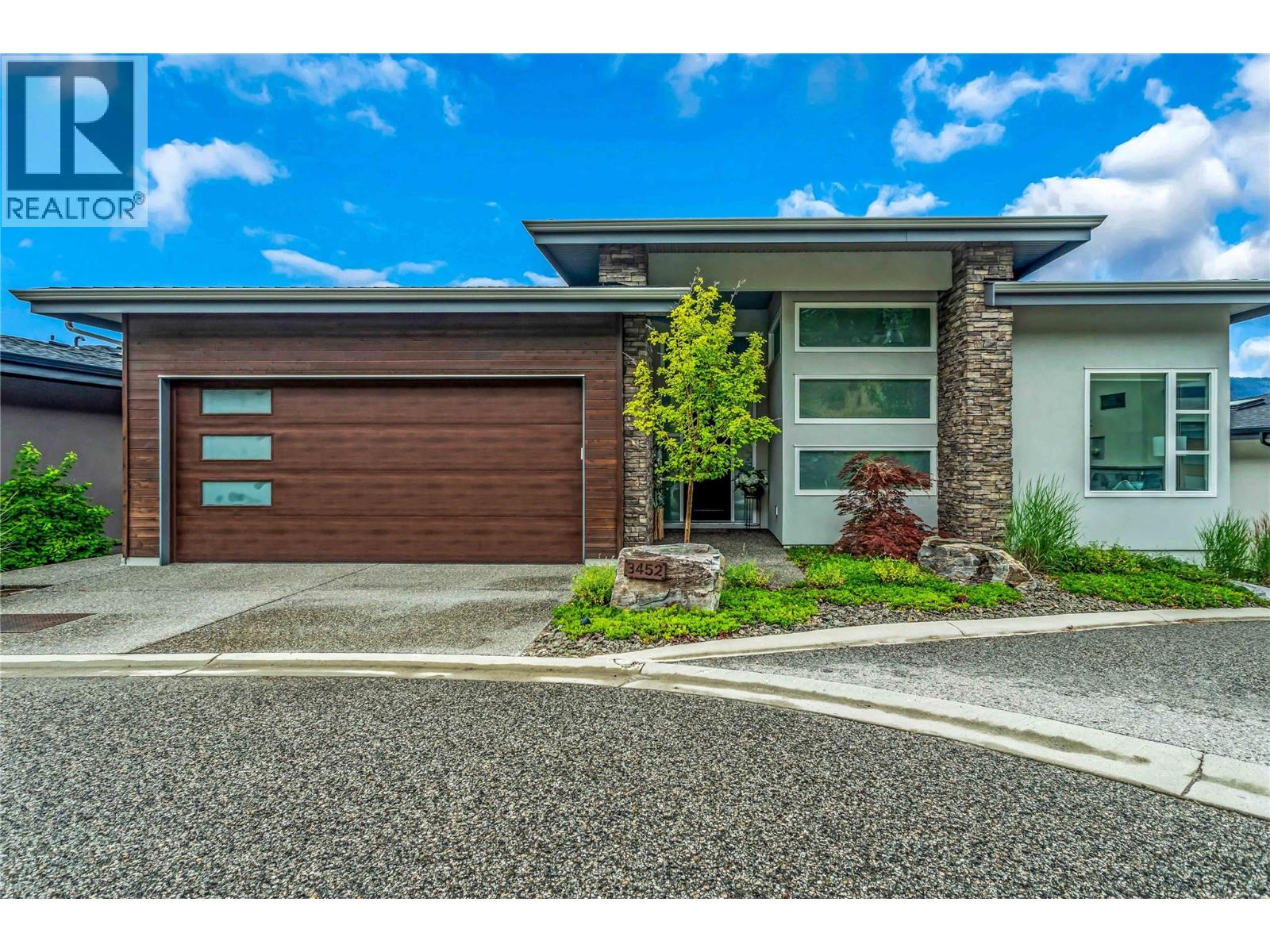 3452 Blue Grass Lane, Kelowna, British Columbia  V1V 3G1 - Photo 2 - 10395189