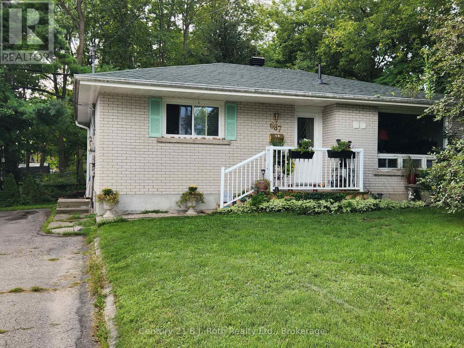 Lower - 687 Victoria Street, Midland, Ontario  L4R 1A9 - Photo 1 - S13719196