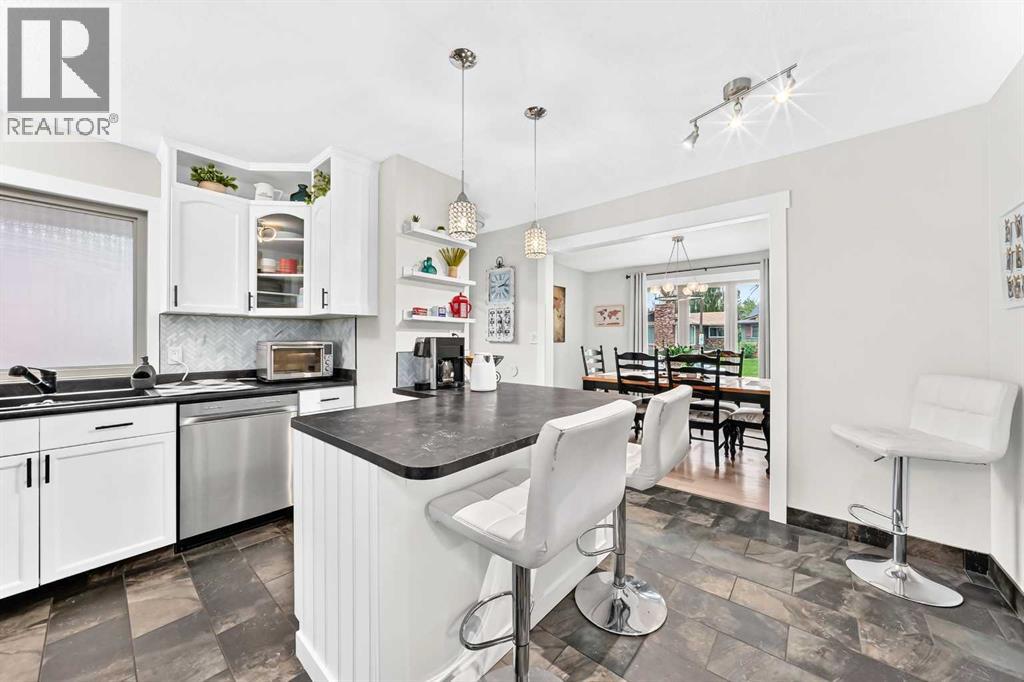 204 Midridge Crescent SE, Calgary, Alberta  T2X 1C6 - Photo 8 - A2340828