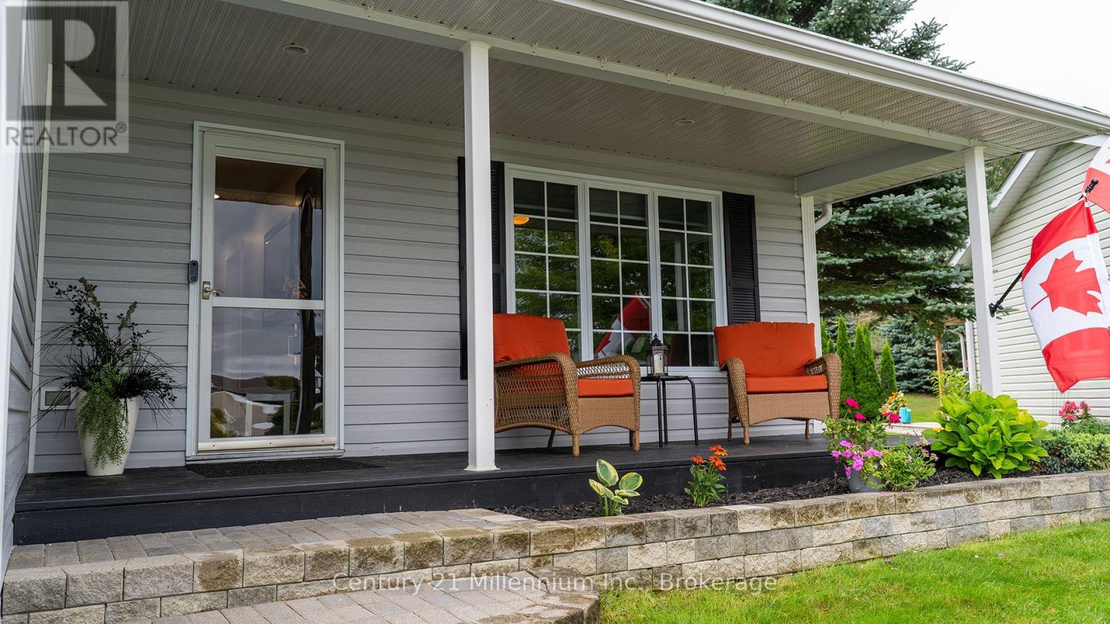 12 Illinois Crescent, Wasaga Beach, Ontario  L9Z 3A8 - Photo 2 - S13722168