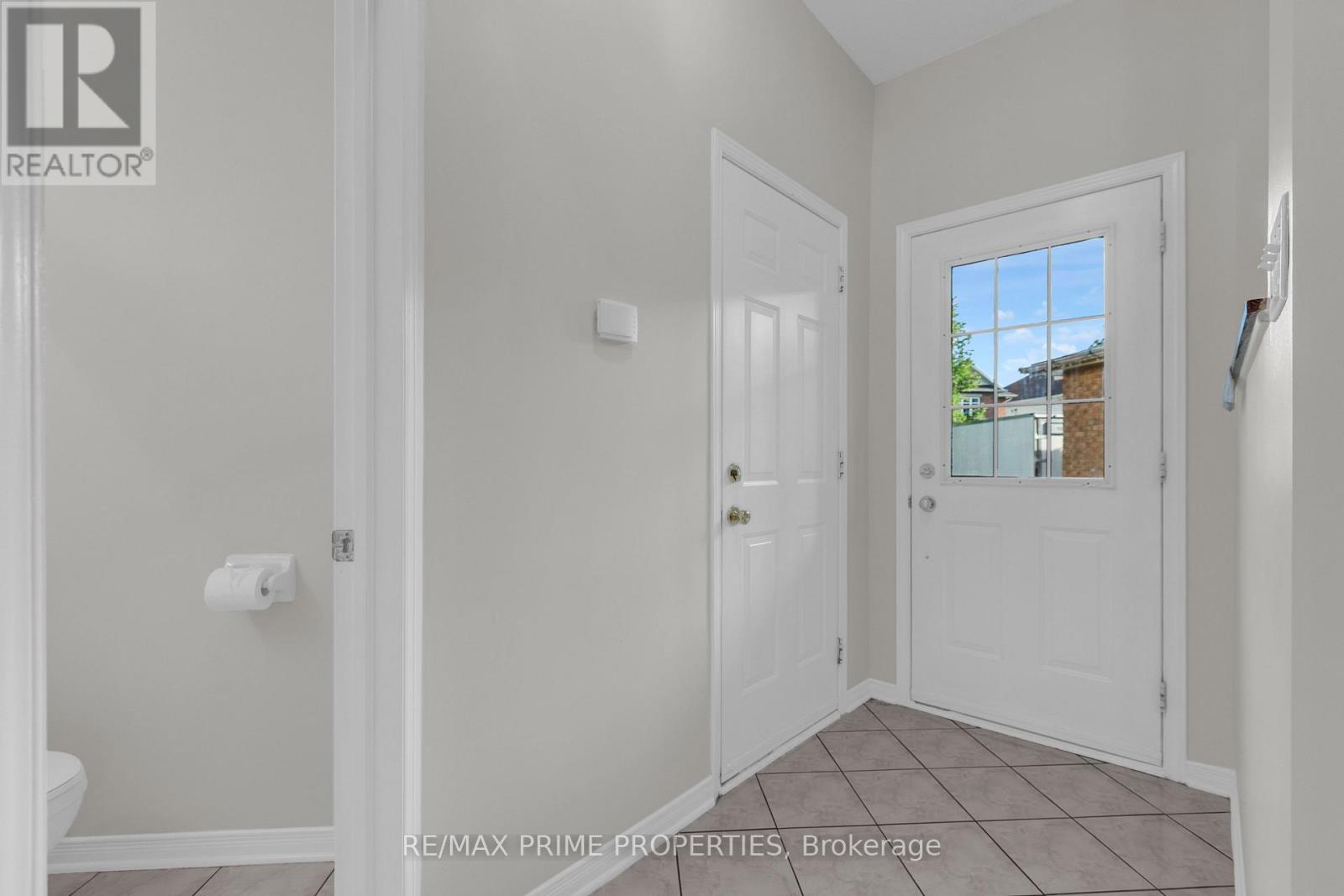 246 Duntroon Circle, Ottawa, Ontario  K1T 4C6 - Photo 4 - X13545608