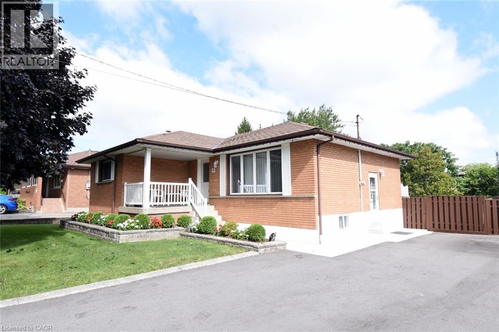 98 KENNEDY Avenue, Hamilton, Ontario