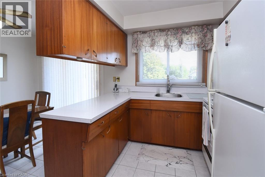 98 Kennedy Avenue, Hamilton, Ontario  L9B 1C7 - Photo 13 - 40858476
