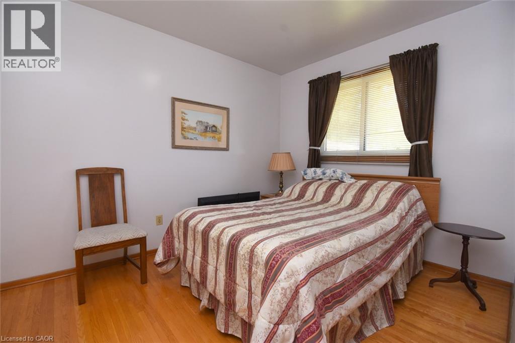 98 Kennedy Avenue, Hamilton, Ontario  L9B 1C7 - Photo 16 - 40858476