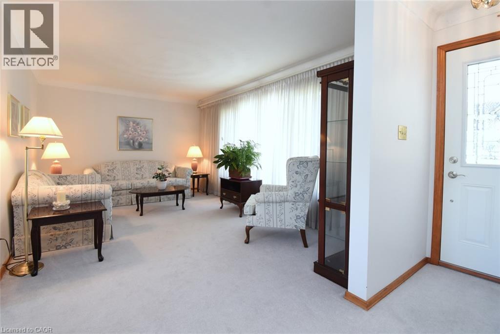 98 Kennedy Avenue, Hamilton, Ontario  L9B 1C7 - Photo 5 - 40858476