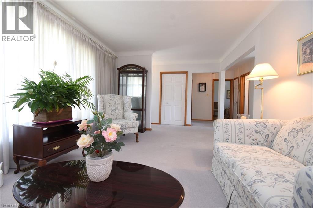 98 Kennedy Avenue, Hamilton, Ontario  L9B 1C7 - Photo 9 - 40858476