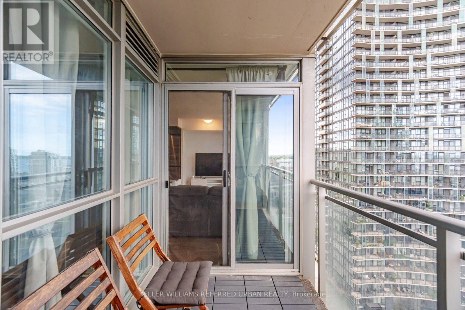 1707 - 10 Capreol Court, Toronto, Ontario  M5V 4B3 - Photo 21 - C13722130