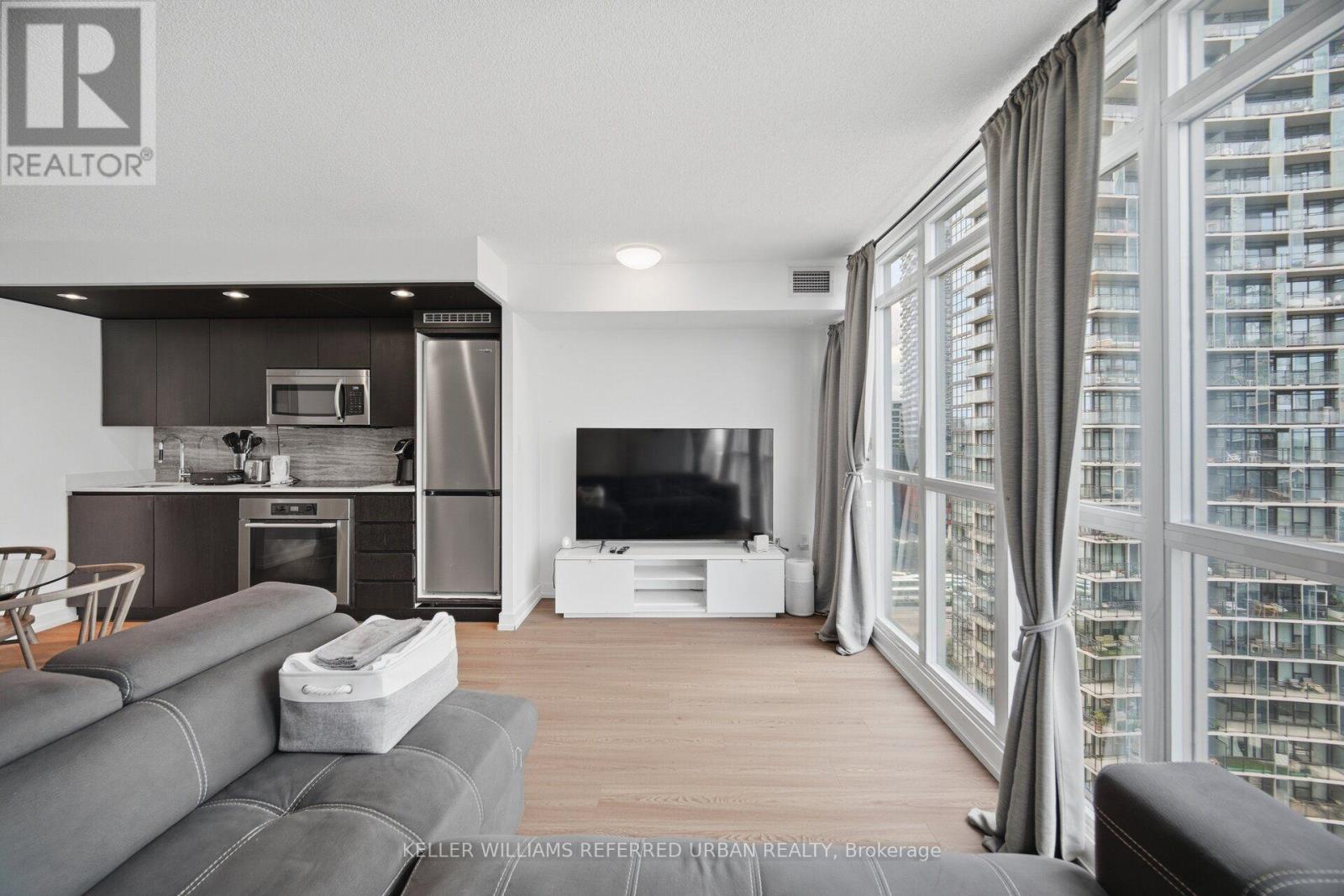 1707 - 10 Capreol Court, Toronto, Ontario  M5V 4B3 - Photo 9 - C13722130