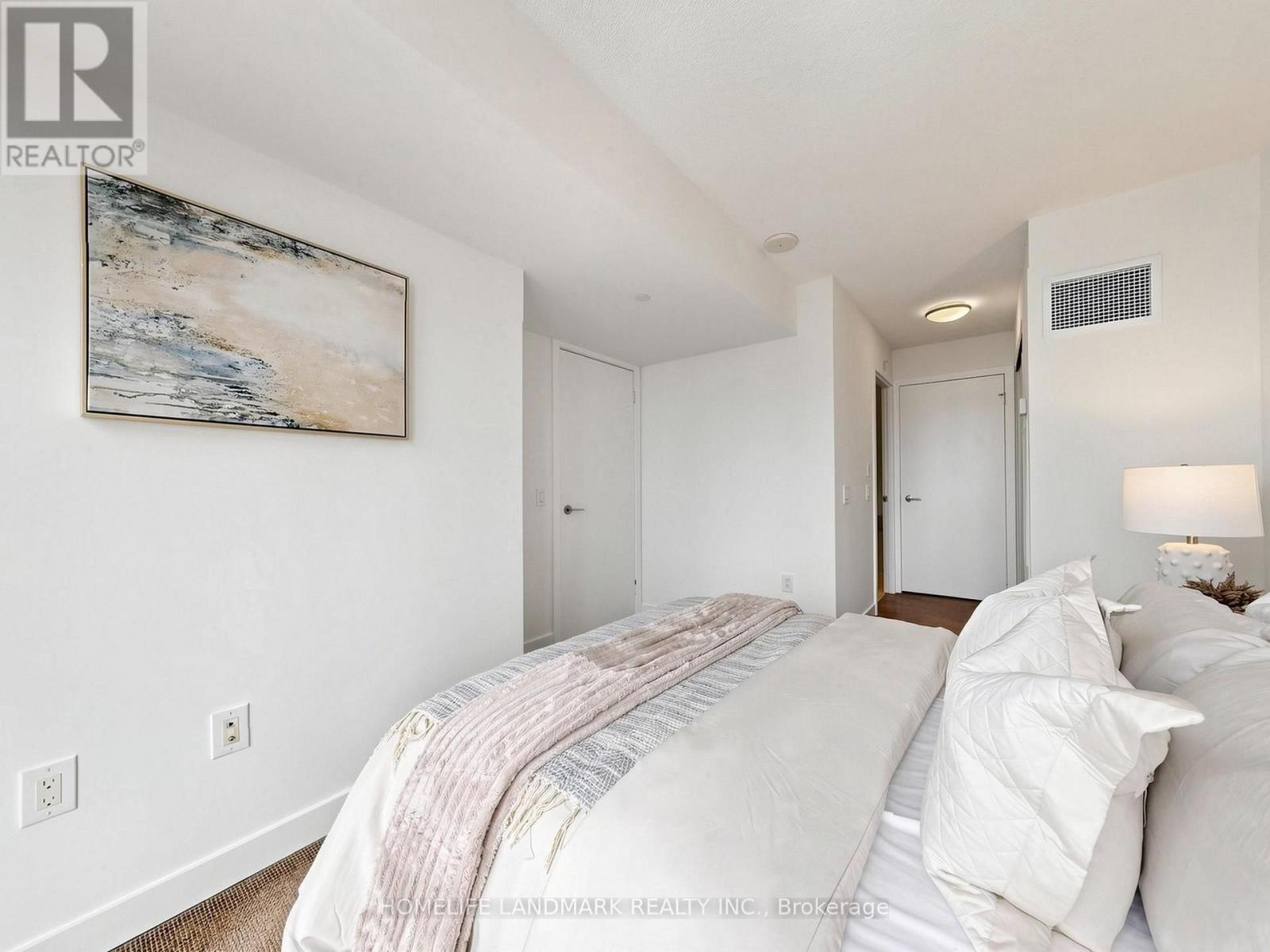 2215 - 75 Queens Wharf Road, Toronto, Ontario  M5V 0J8 - Photo 14 - C13722138