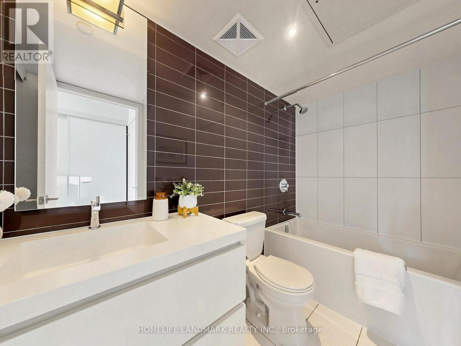 2215 - 75 Queens Wharf Road, Toronto, Ontario  M5V 0J8 - Photo 16 - C13722138