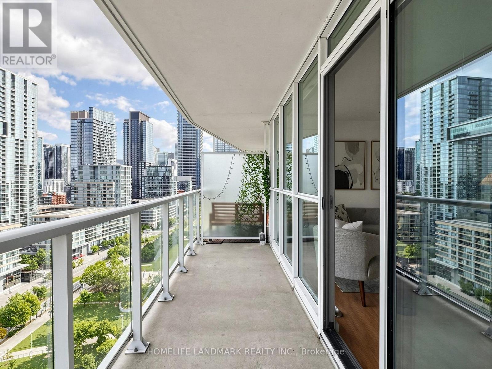 2215 - 75 Queens Wharf Road, Toronto, Ontario  M5V 0J8 - Photo 25 - C13722138