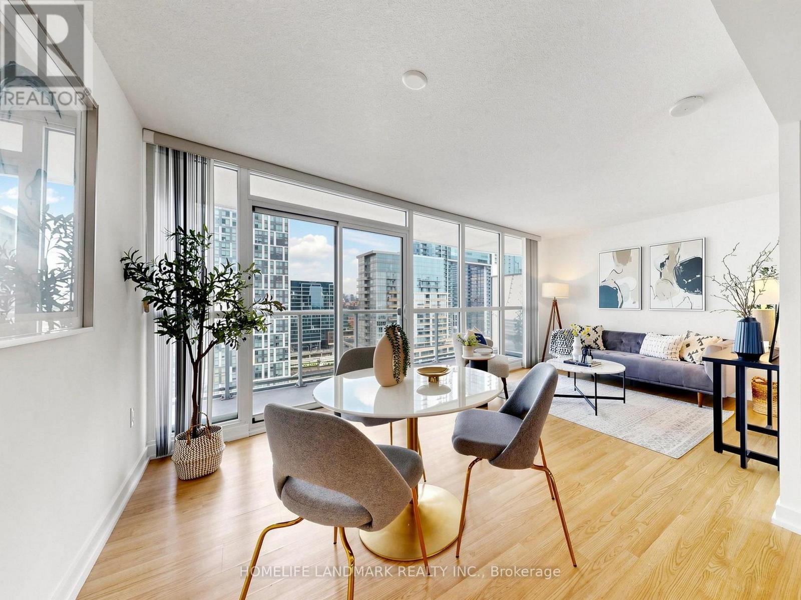2215 - 75 Queens Wharf Road, Toronto, Ontario  M5V 0J8 - Photo 5 - C13722138