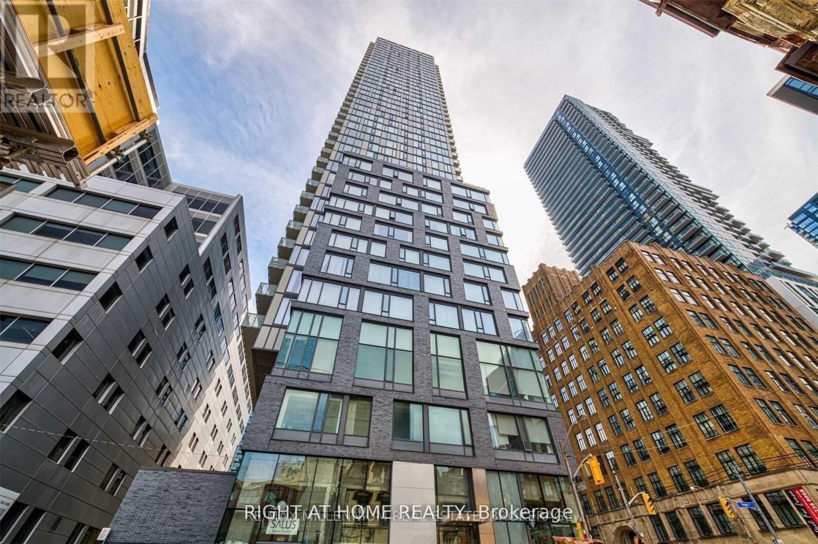 2705 - 101 PETER STREET W