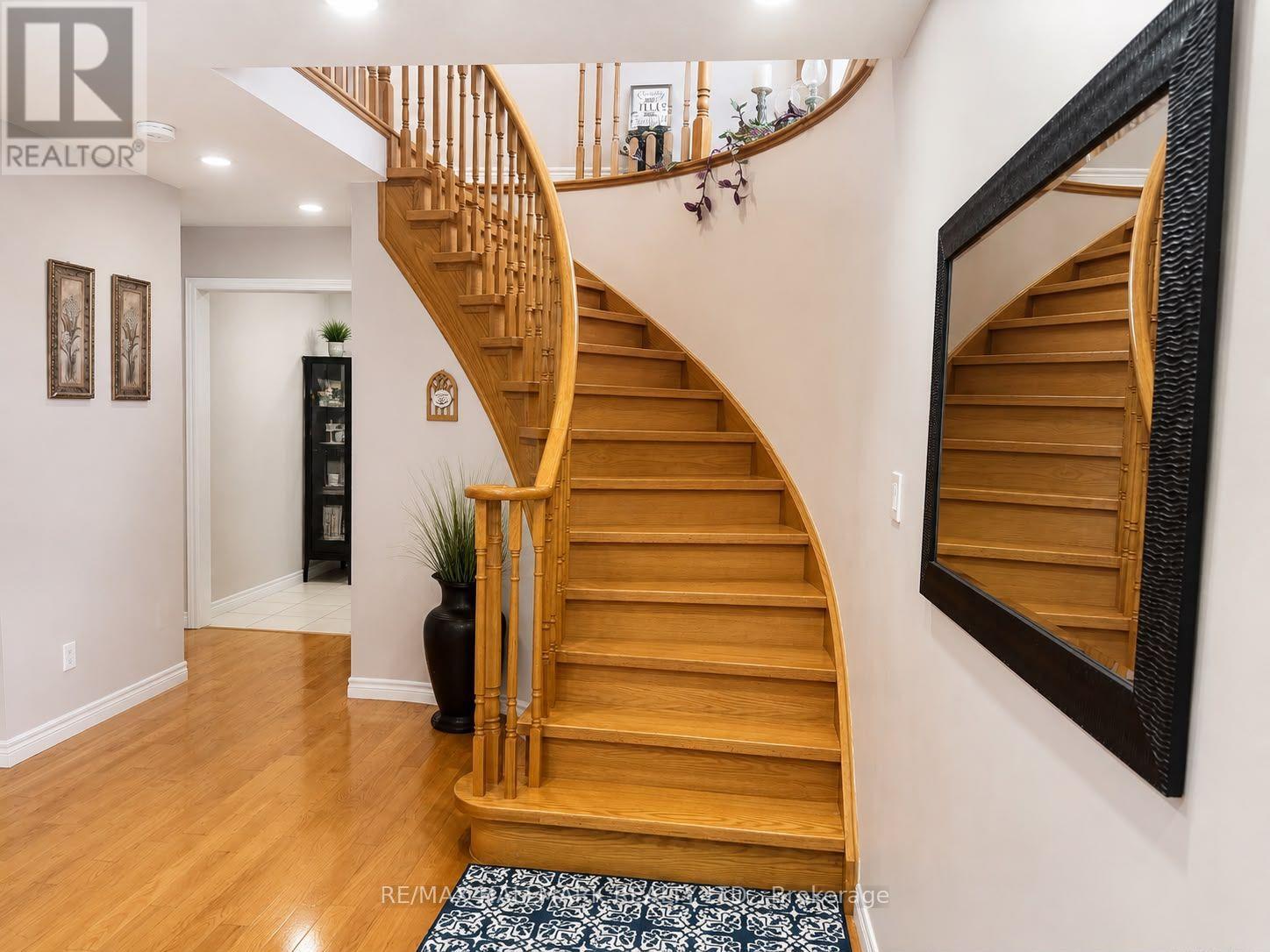57 Treen Crescent, Whitby, Ontario  L1R 3C8 - Photo 2 - E13722200