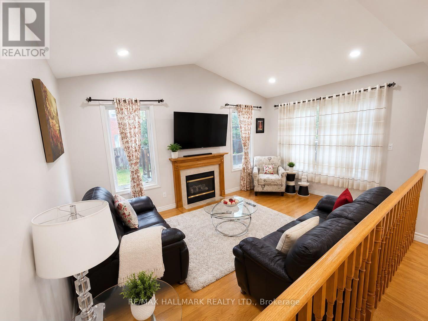 57 Treen Crescent, Whitby, Ontario  L1R 3C8 - Photo 5 - E13722200