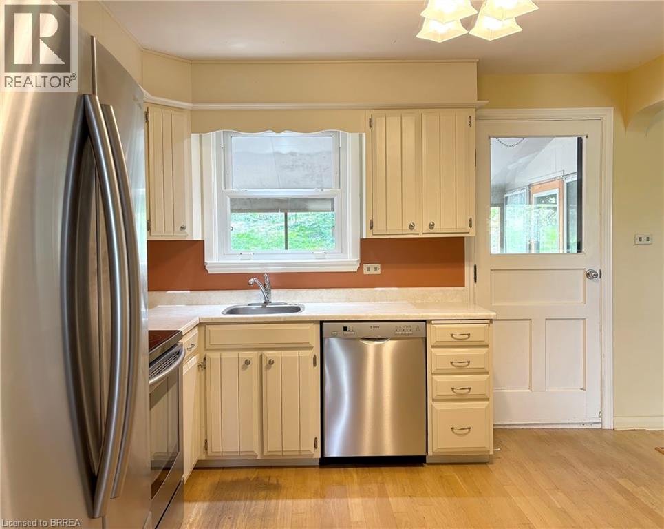 38 Slater Street, Brantford, Ontario  N3T 4N9 - Photo 10 - 40827934