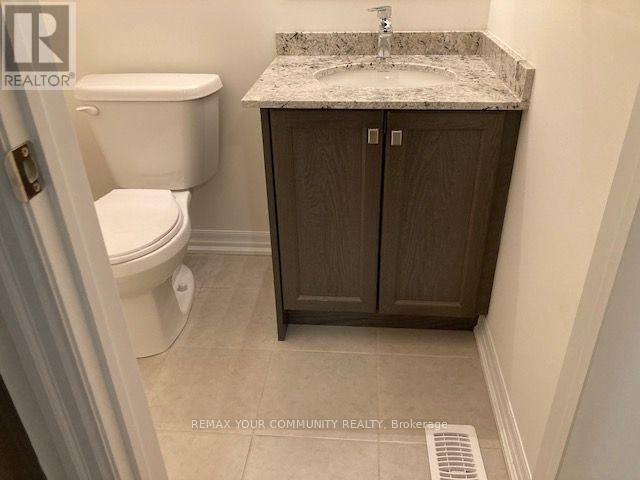 118 Bravo Lane, Newmarket, Ontario  L3X 0L3 - Photo 4 - N13722328